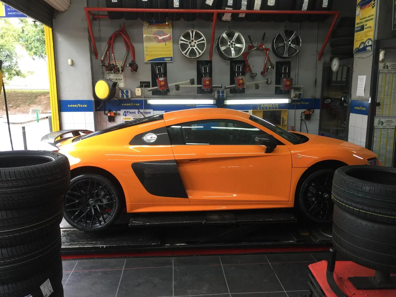 Audi R8 en el taller