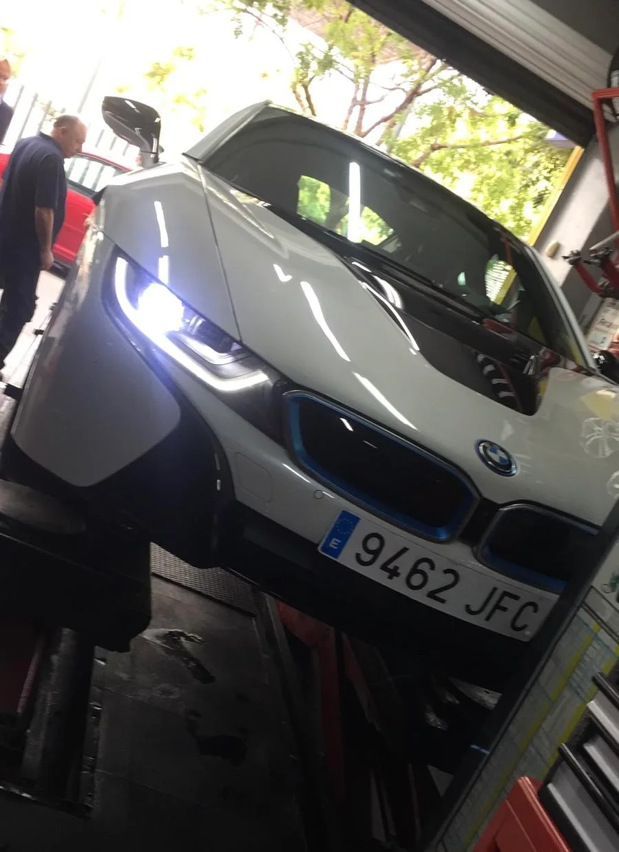 BMW i8 en el taller