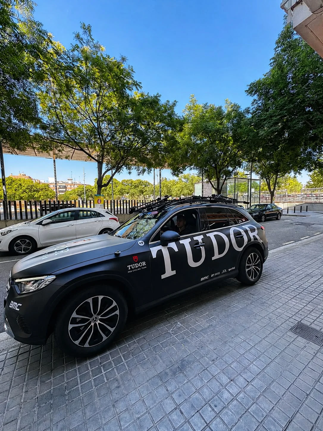 Coche Tudor Pro Cycling Team en Castelldefels